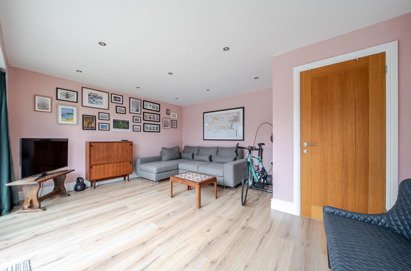 Gower Road, Killay, Swansea, SA2 7DY